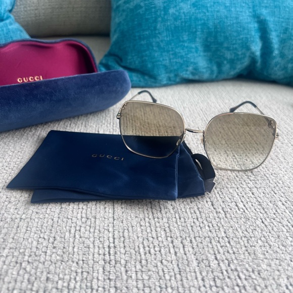 Gucci Gold Frame Sunglasses - Picture 2 of 7